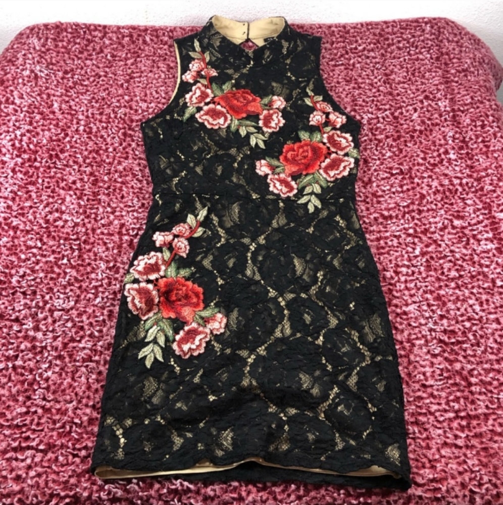 As U Wish sleeve less short dress, black with red pink flowers on front